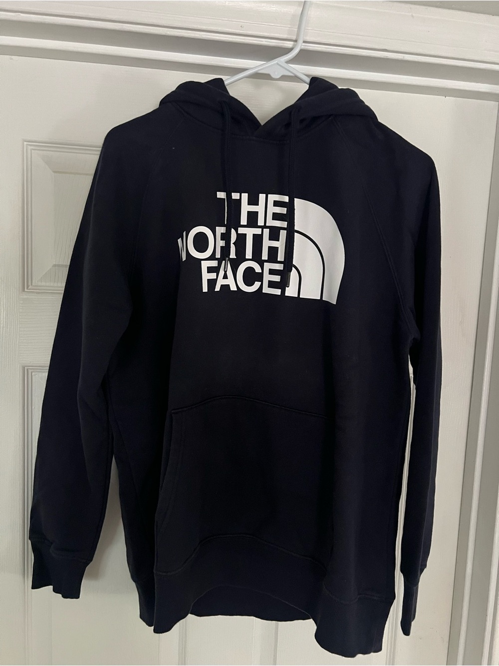 The North Face women’s Black Logo Hoodie Sweater